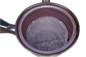 Beweglicher Filter in Teepot Haiyu Oribe Beweglicher Filter in Teepot Haiyu Oribe